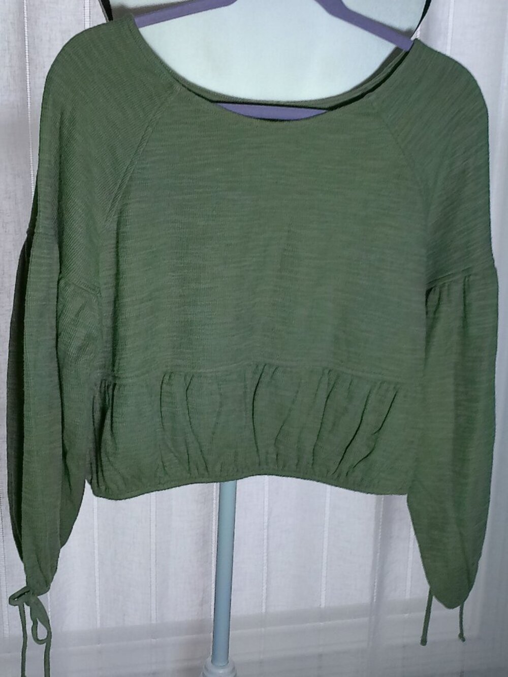 AERIE Cropped Sweater Long Tie Sleeve Army Green Textured NWT M